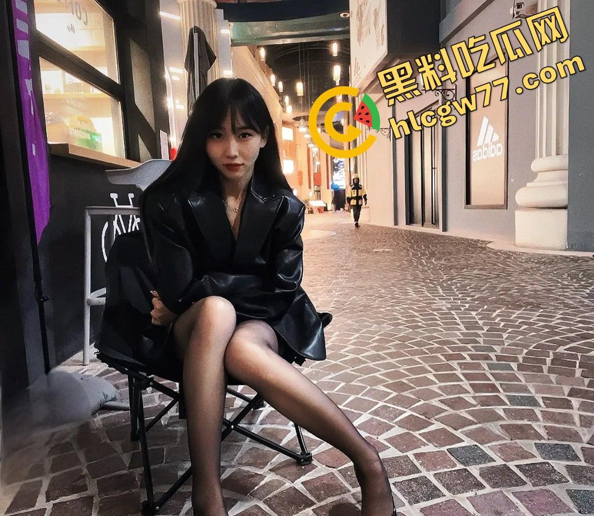 广东佛山反差女神『张淑颖』被劳力士富二代包养曝光！制服黑丝跪舔鸡巴，无套内射操到骚穴白浆四溢，嗷嗷叫爸爸！-1