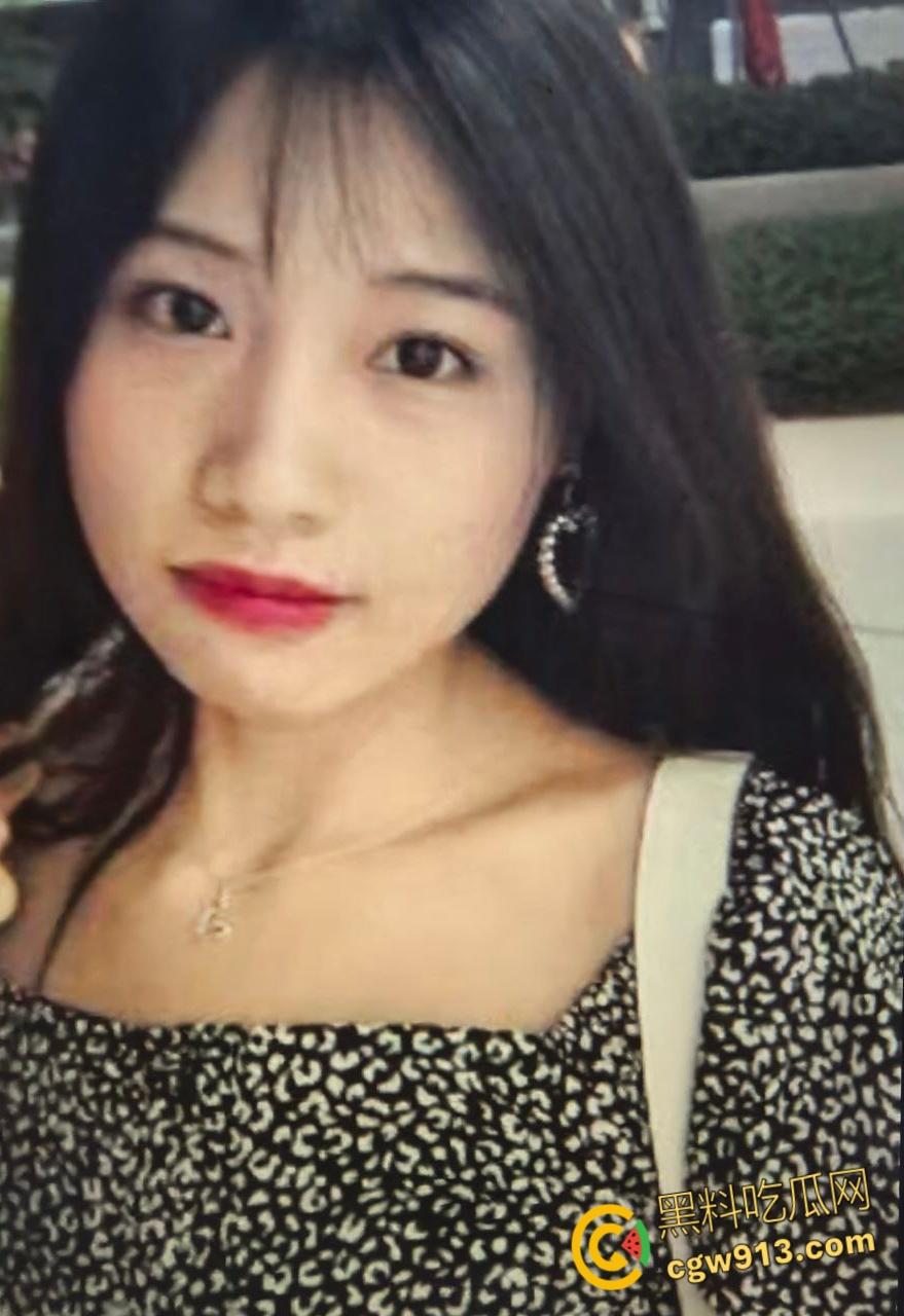 河北承德少妇【冯伟】，三十如狼四十如虎，背着老公偷情男大学生，黑丝翘臀疯狂打桩后入 ！-2