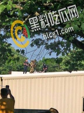 美国前总统特朗普 7月13日在宾夕法尼亚州集会发表演讲时被枪击 特朗普右耳被击中！-1